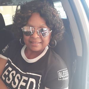 Meet your Posher, Lesa